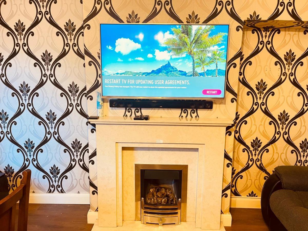 3 Bedroom Holiday House,Close To M6-Express Way To Centre Birmingham Exterior foto